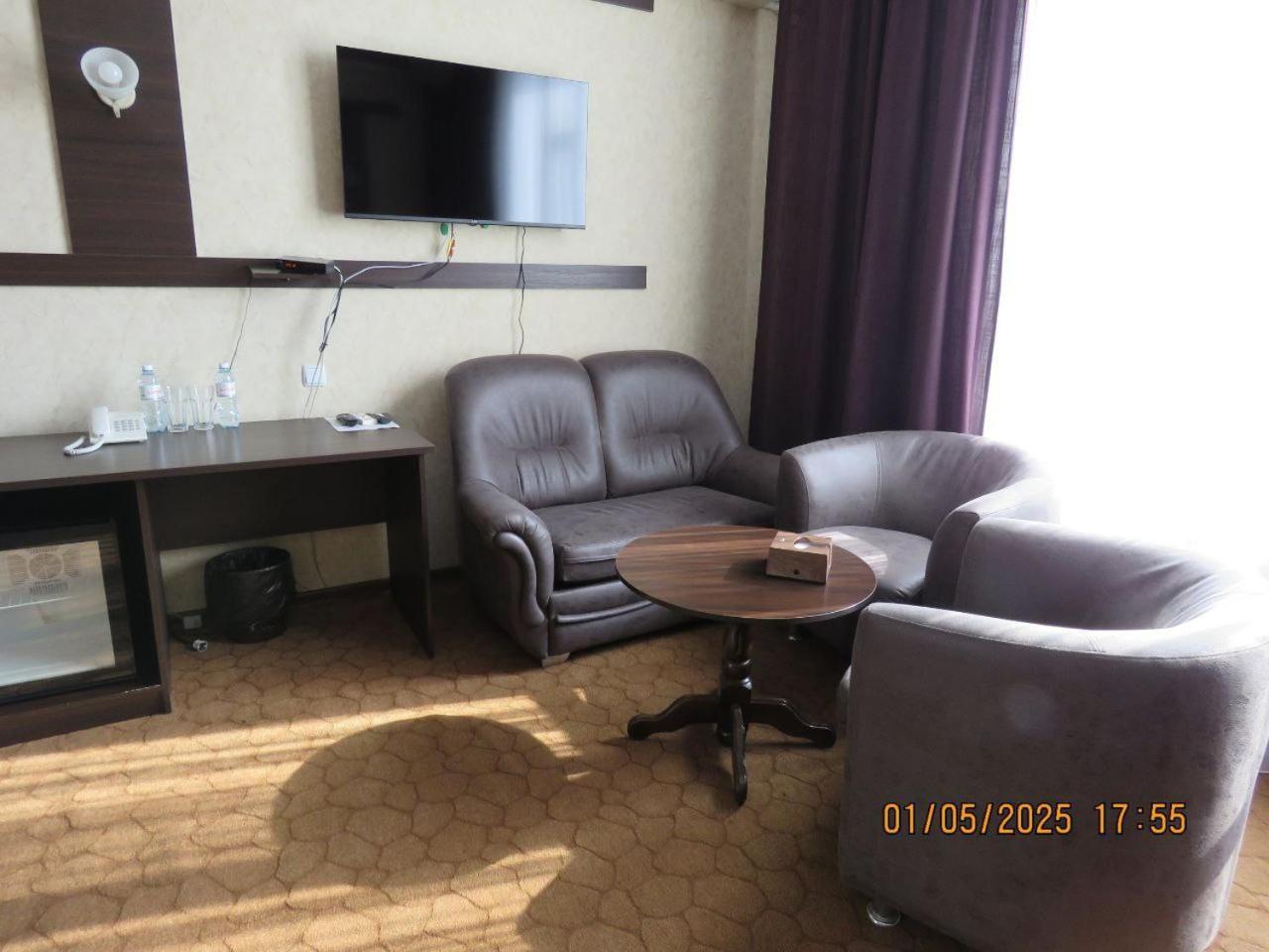 Pride Hotel Taraz Exteriér fotografie